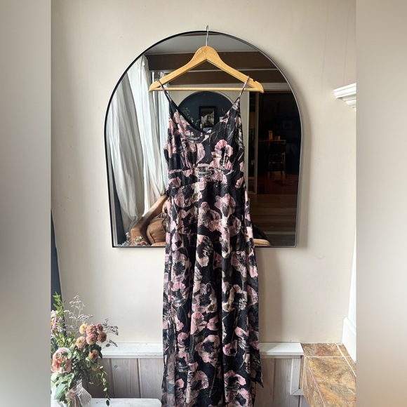 RW&CO. Dresses & Skirts - RW & CO | spaghetti strap chiffon style floral maxi dress | size 4